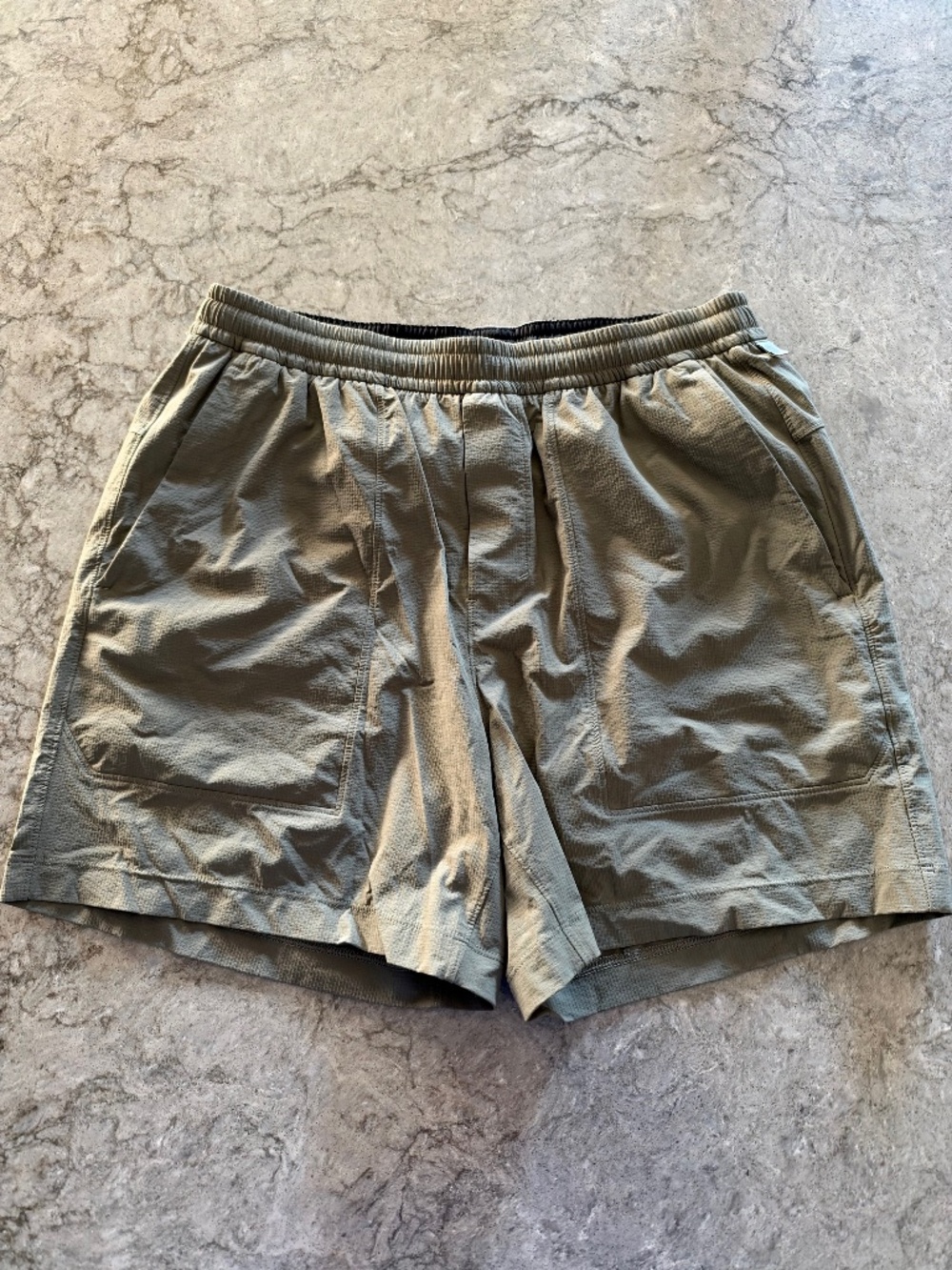 lululemon bowline short 5" sage medium mens